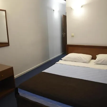 Saraj Otel 3*