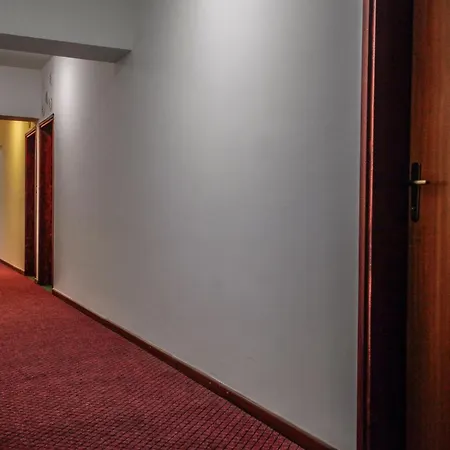 Saraj Hotel 3*