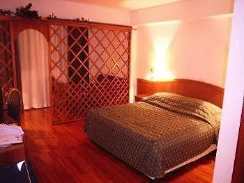 Saraj Otel 3*